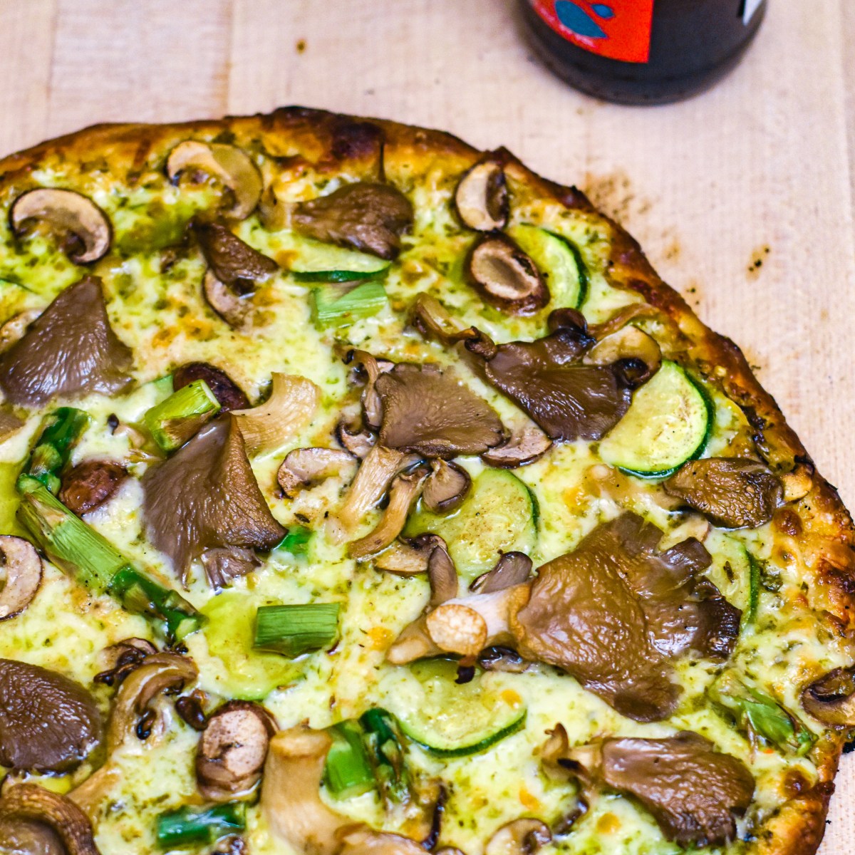 VEGGIE MUSHROOM PESTO&nbsp;PIZZA