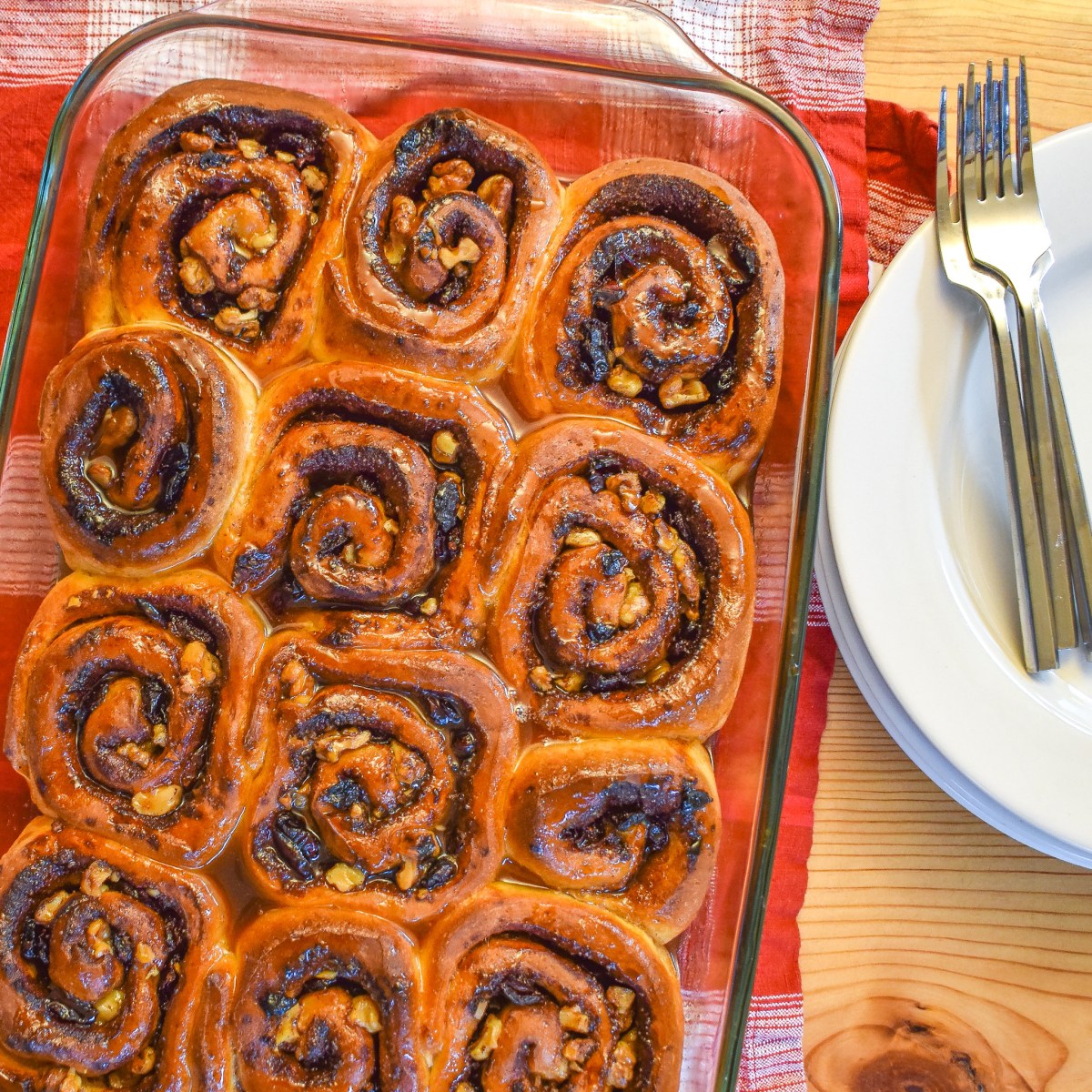 CRANBERRY WALNUT CINNAROLLS W/ BROWN BUTTER MAPLE&nbsp;GLAZE