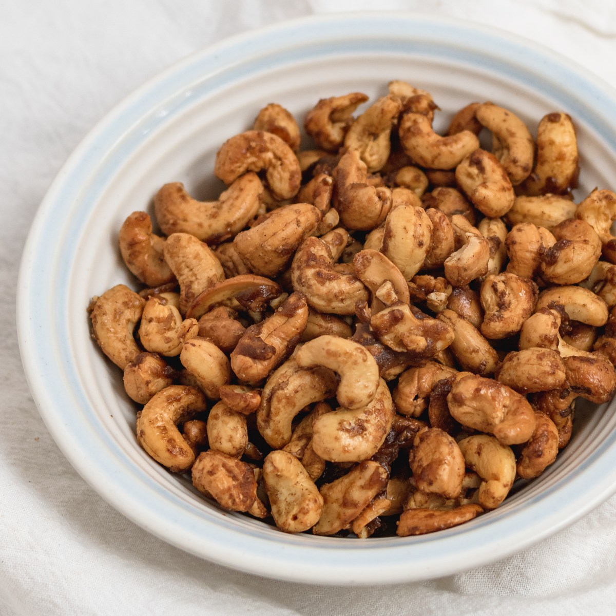 MAPLE ROASTED CASHEWS