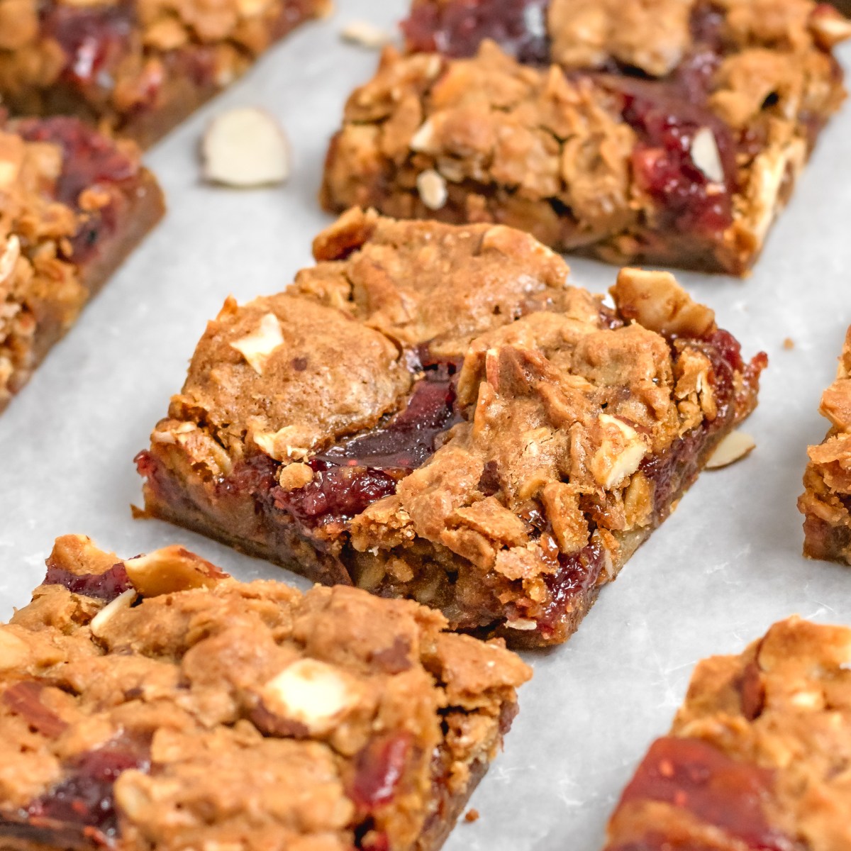 RASPBERRY ALMOND OAT&nbsp;BARS