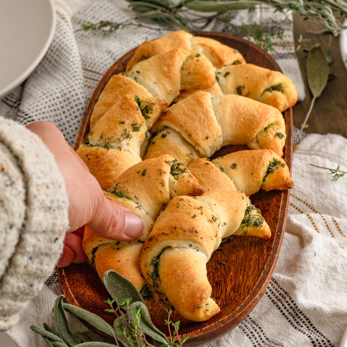 HERBY CRESCENT ROLLS
